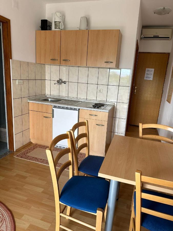Apartmani Karlobag Zewnętrze zdjęcie