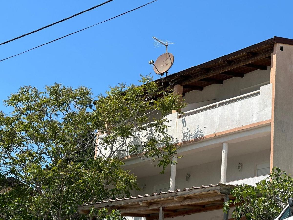 Apartmani Karlobag Zewnętrze zdjęcie